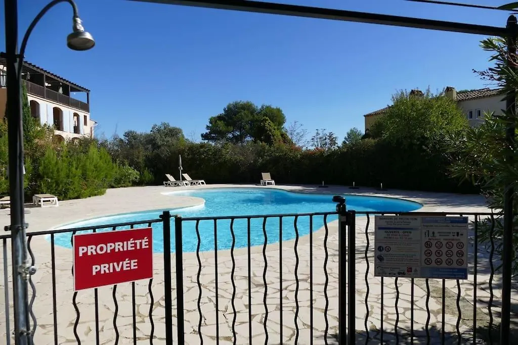 Appartement Clim & Piscine Sur Golf Pont-Royal 0*,