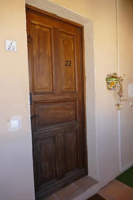 Appartement Clim & Piscine Sur Golf Pont-Royal Apartment